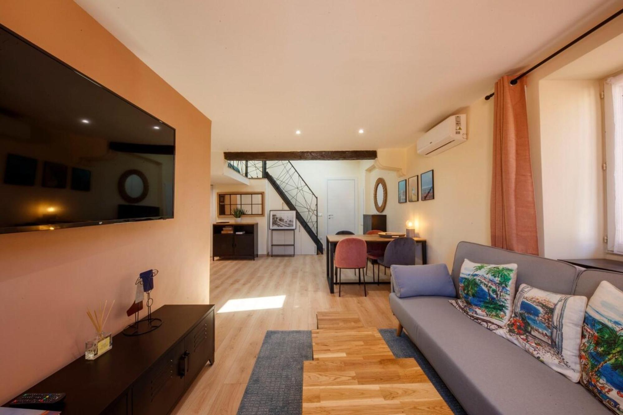 06A2 - Heart Of Old Nice Beautiful Renovated Apartment ภายนอก รูปภาพ